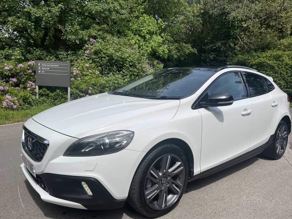 Volvo V40 Cross Country Hatchback White #6