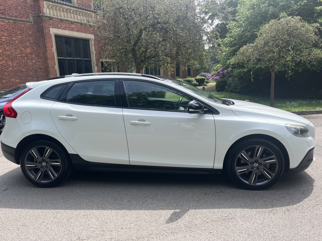 Volvo V40 Cross Country Hatchback White #3