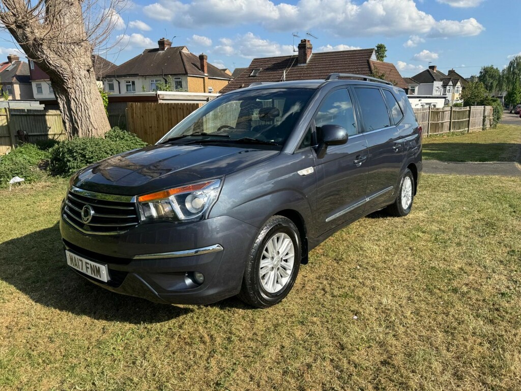 SsangYong Turismo Mpv 2.2 D Ex 201717 Grey #5