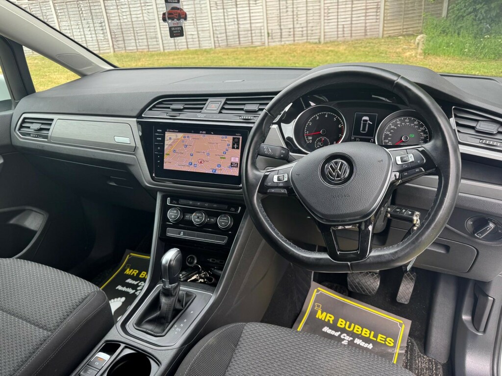Volkswagen Touran Mpv 1.4 Tsi Bluemotion Tech Sel 201868 LR68OSK White #4