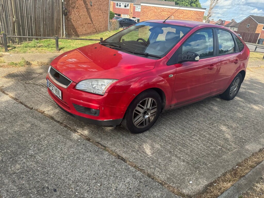 Ford Focus Hatchback 1.6 Ghia 200757 BF57KVL Red #5