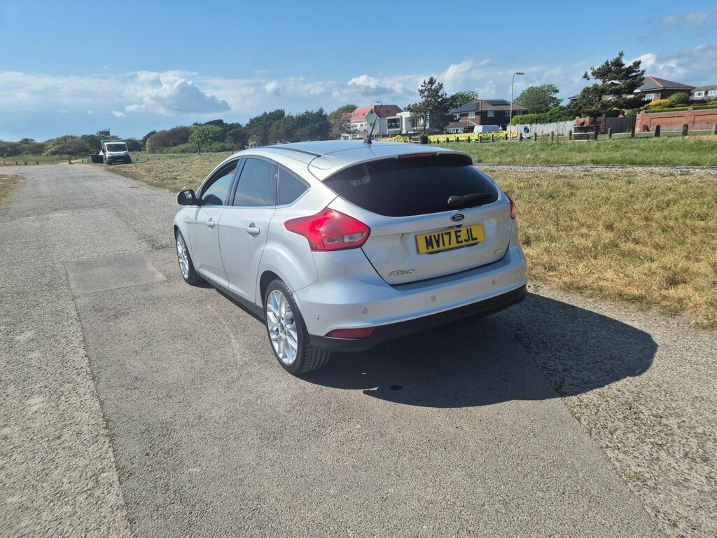 Ford Focus Titanium X . 5Dr, MV17EJL Silver #3