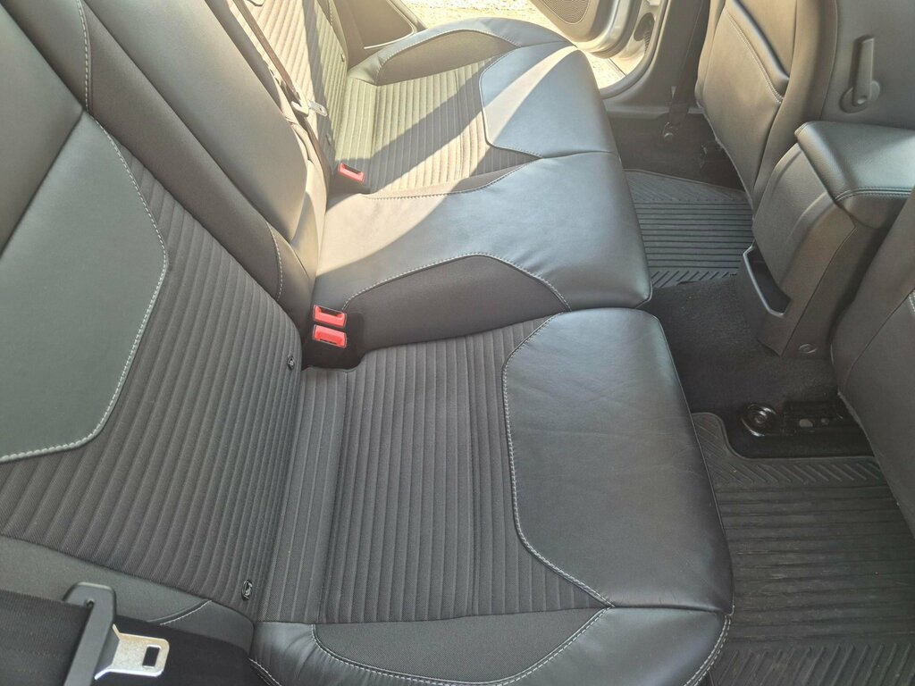 Ford Focus Titanium X . 5Dr, MV17EJL Silver #5
