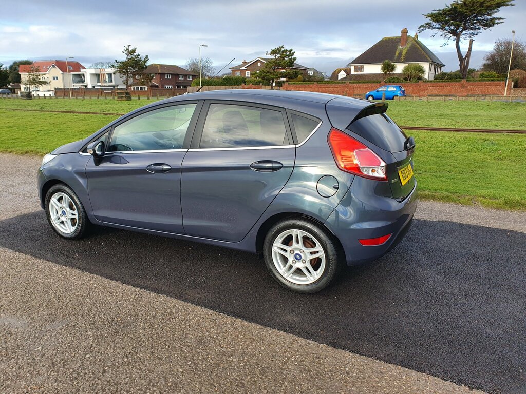 Ford Fiesta Zetec 5-Door RO13USJ Grey #3