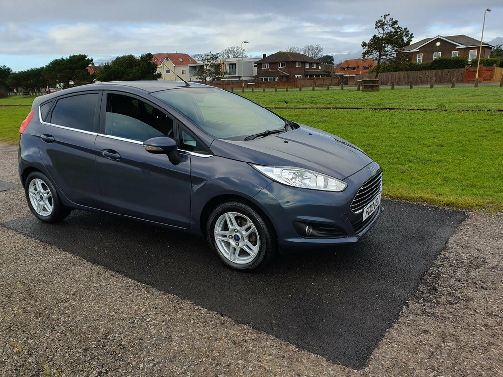 Ford Fiesta Zetec 5-Door RO13USJ Grey #6