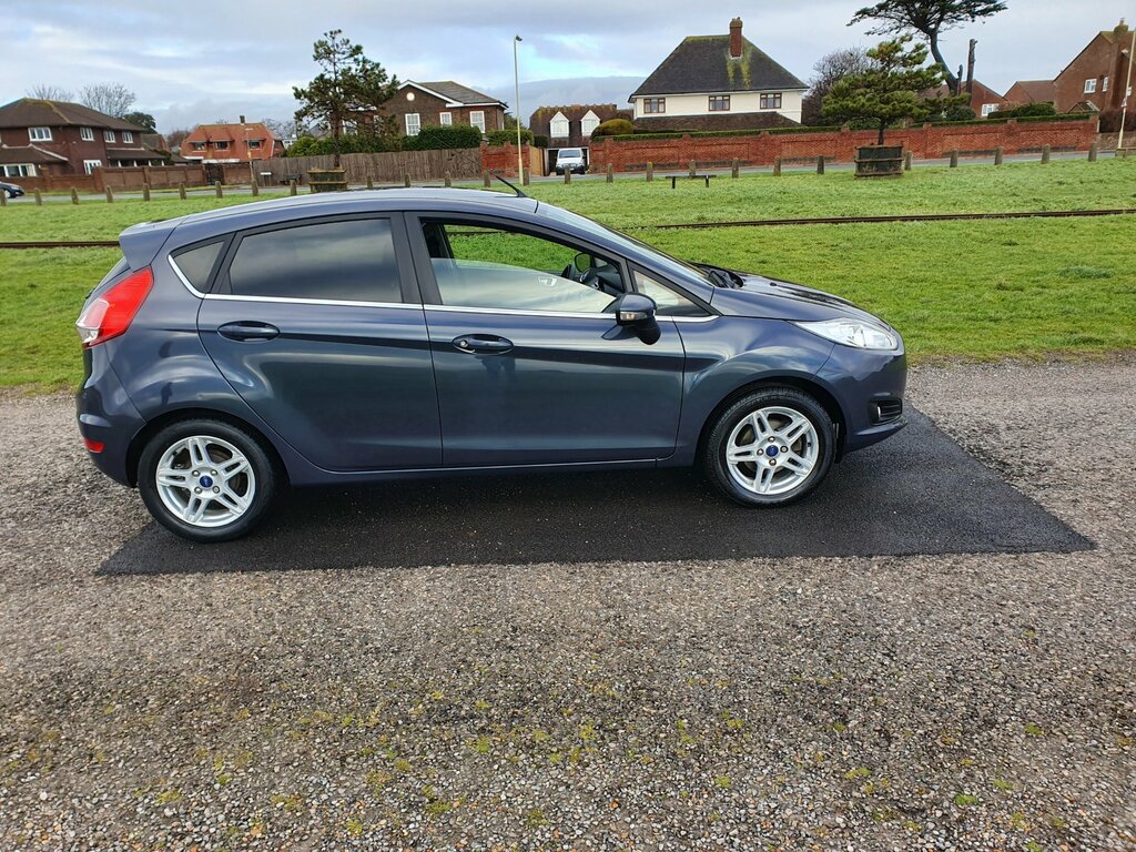 Ford Fiesta Zetec 5-Door RO13USJ Grey #5