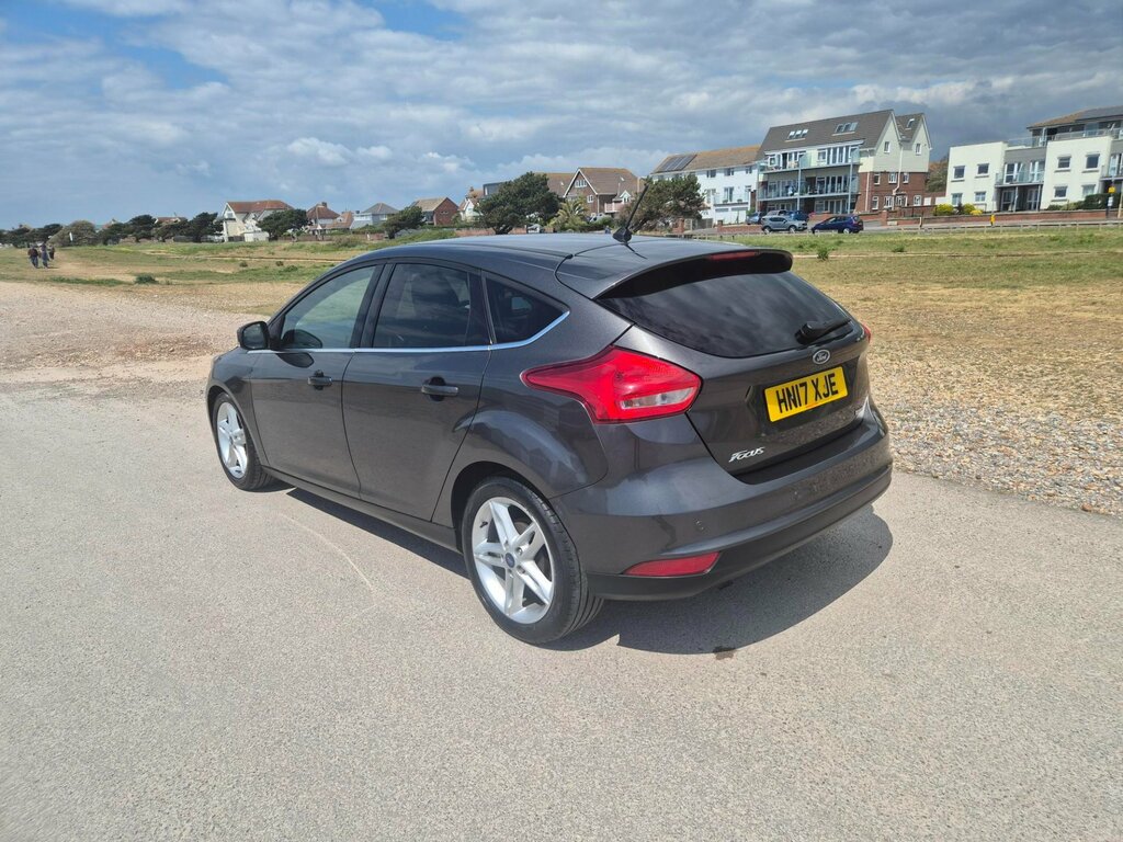 Ford Focus Zetec Edition Hatchback Grey #5