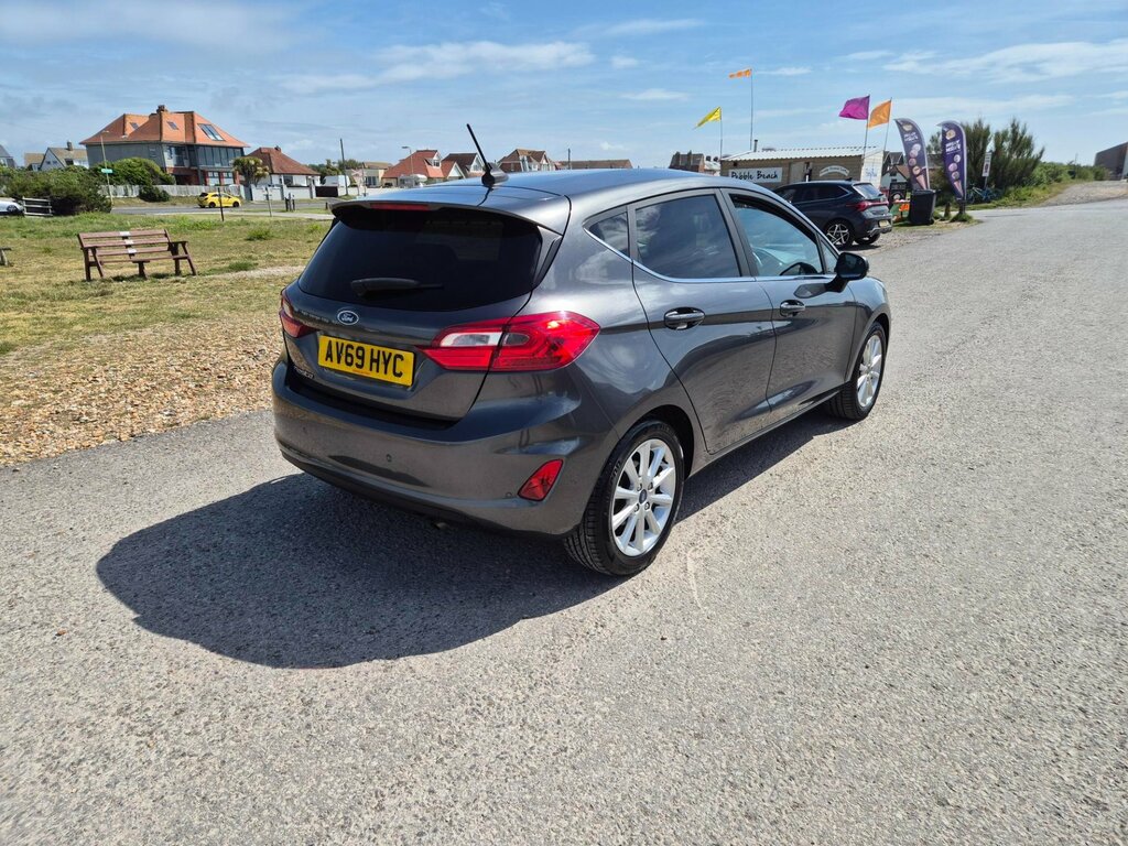 Ford Fiesta Titanium 5-Door AV69HYC Grey #3