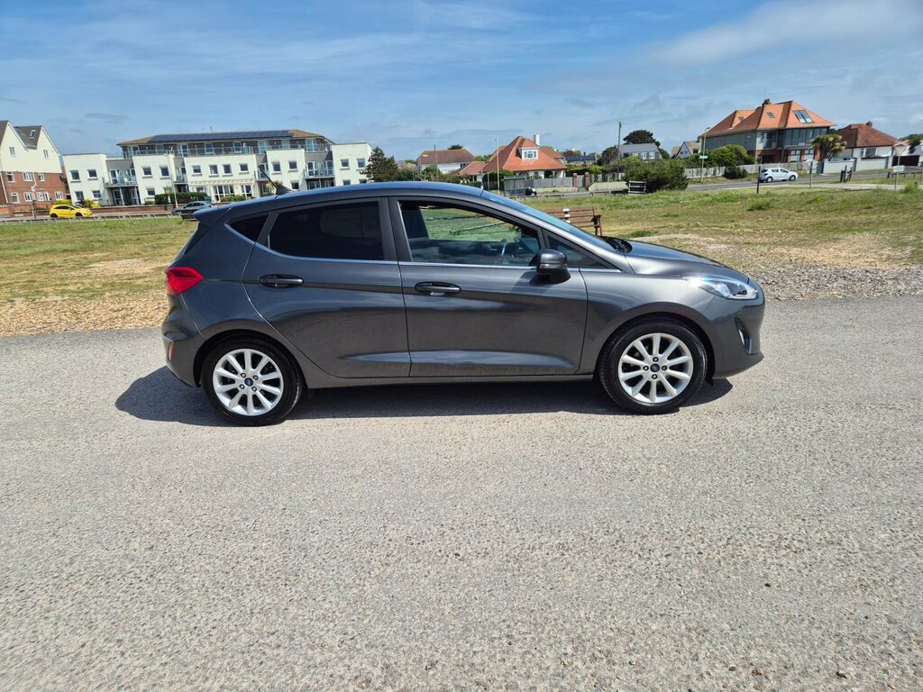 Ford Fiesta Titanium 5-Door Grey