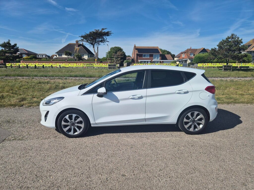 Ford Fiesta Titanium 5-Door White