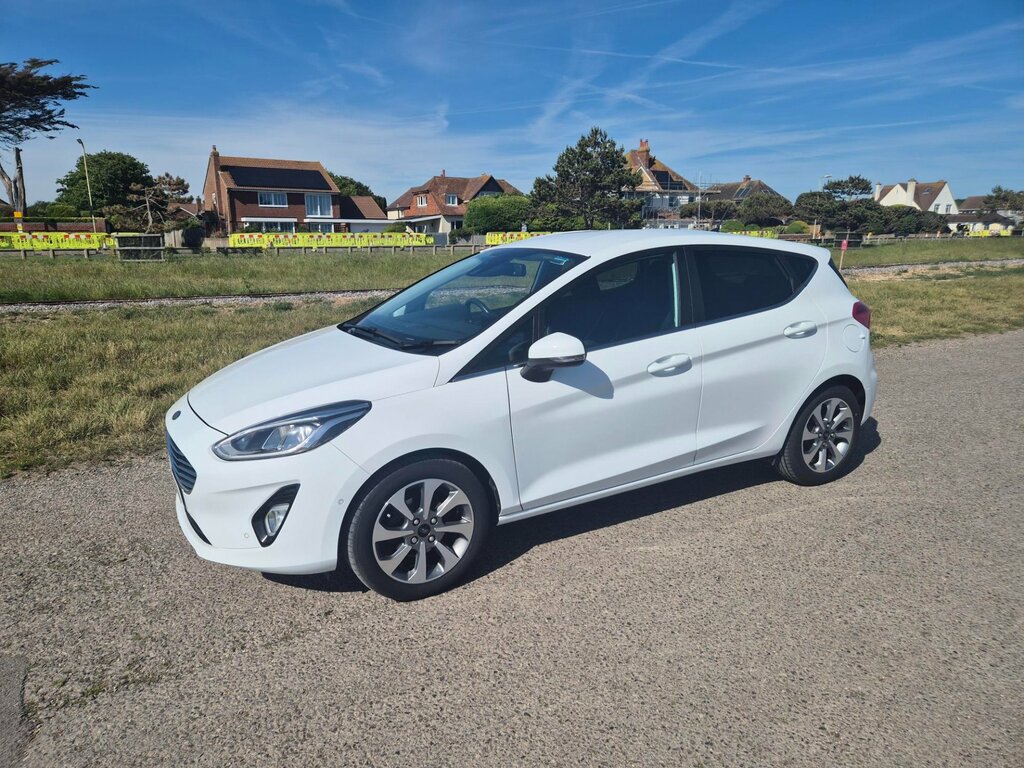 Ford Fiesta Titanium 5-Door EO68UCV White #2
