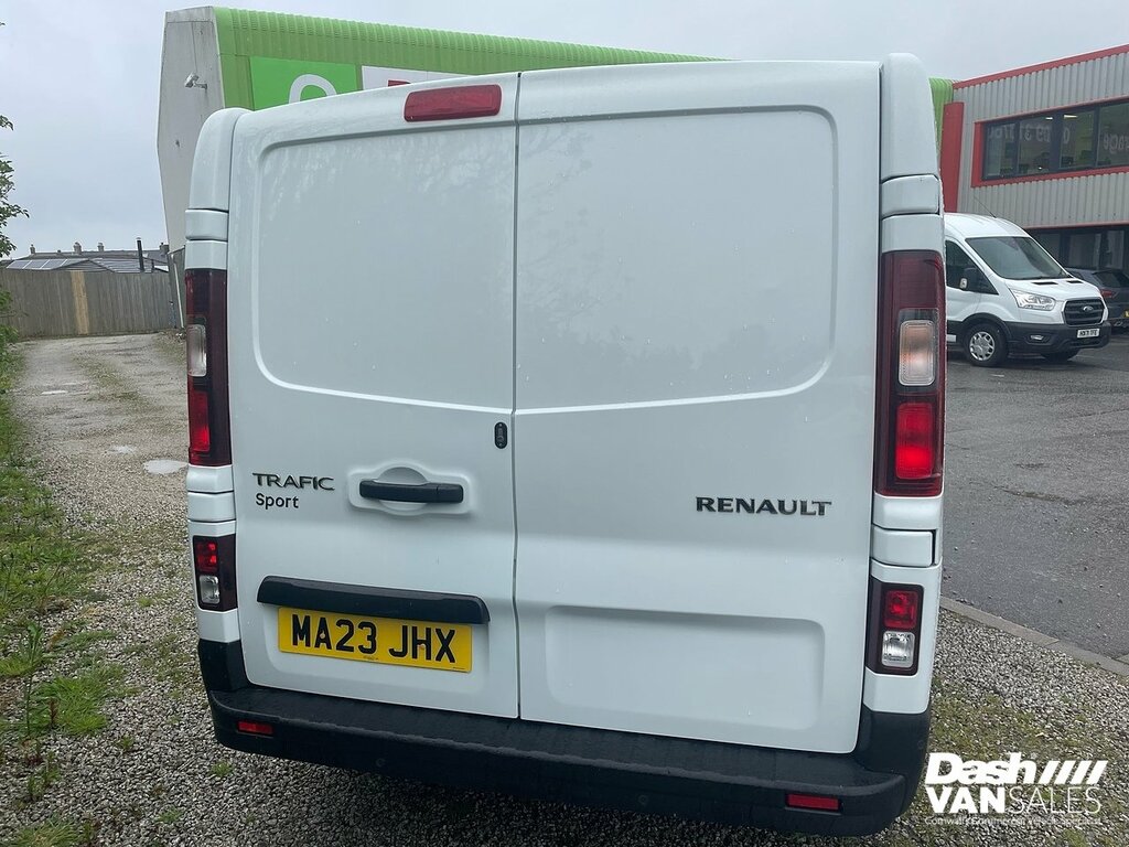 Renault Trafic Dci Blue Sl28 Sport MA23JHX White #4