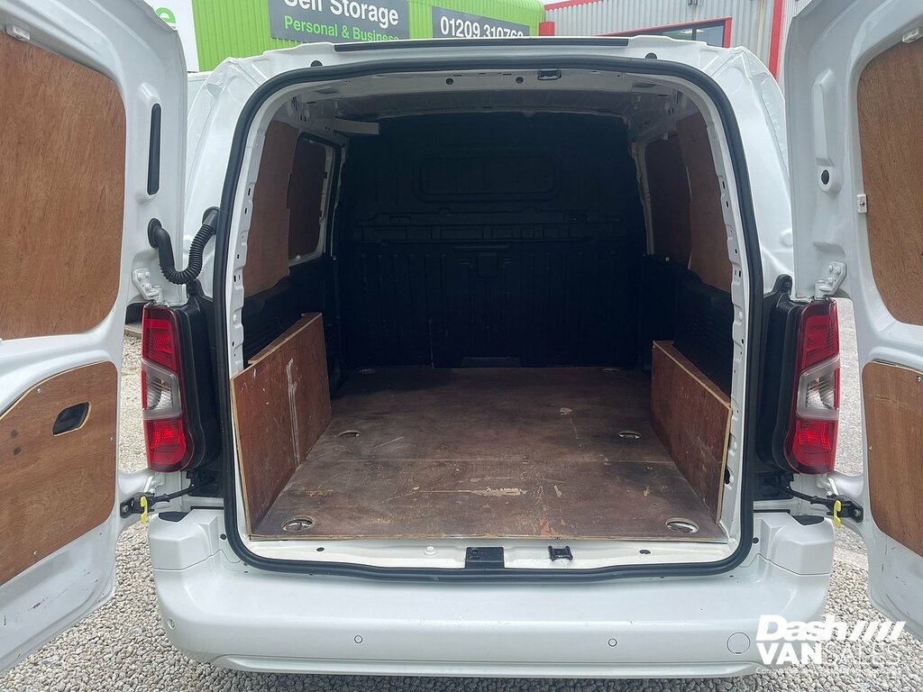 Vauxhall Combo Turbo D 2300 Sportive WP69KYB White #5