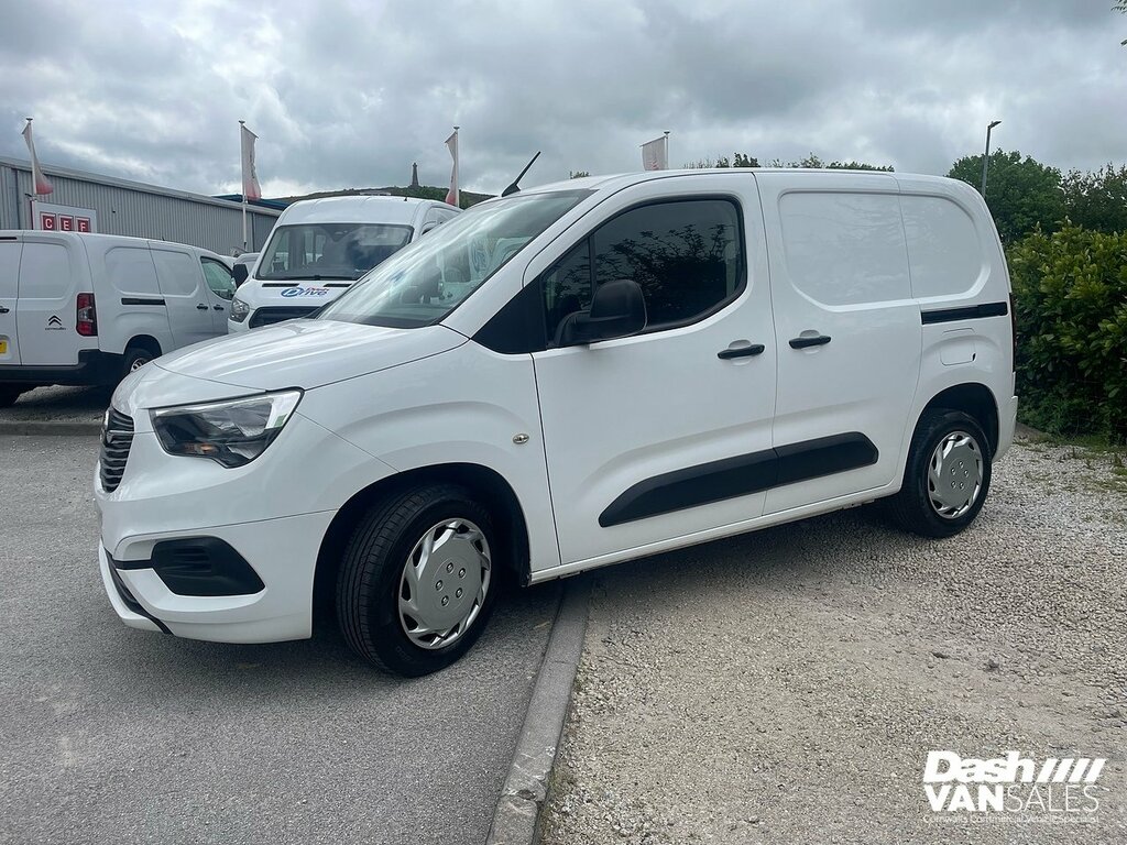 Vauxhall Combo Turbo D 2300 Sportive WP69KYB White #3