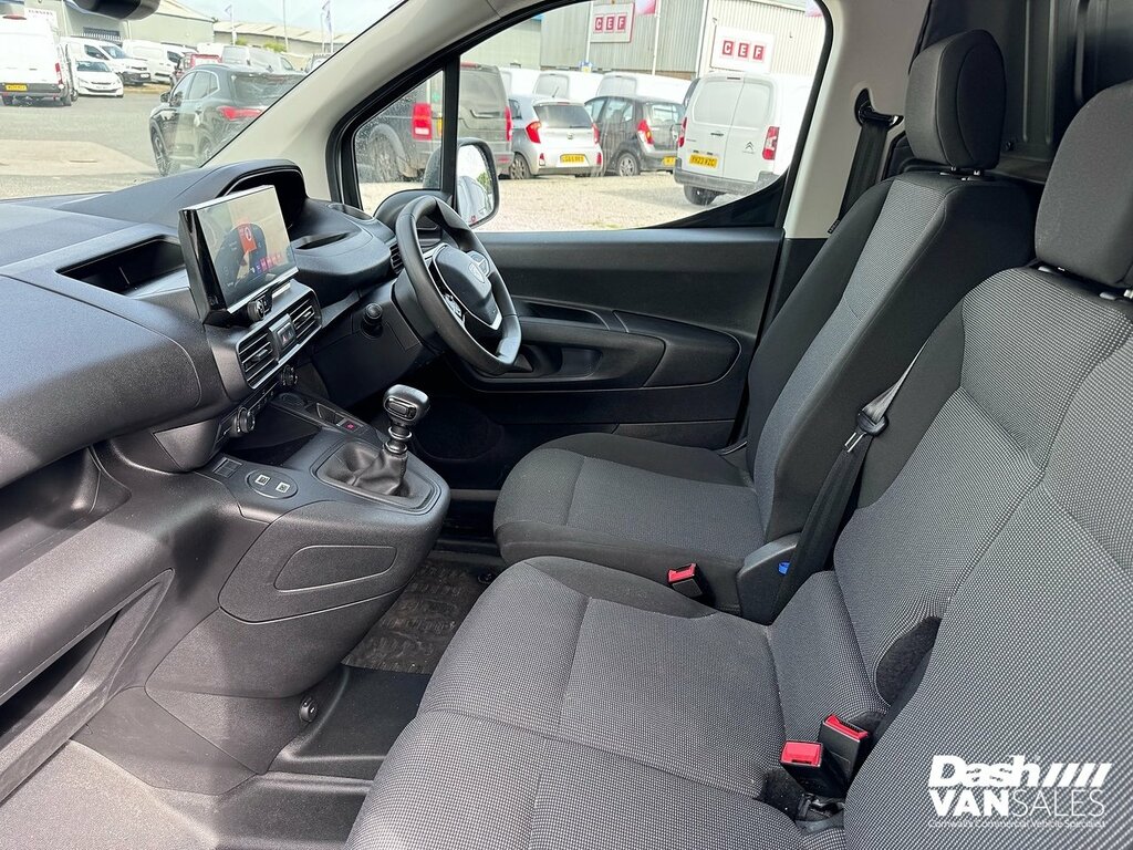 Peugeot Partner Bluehdi 1000 Professional CA74HDN White #3