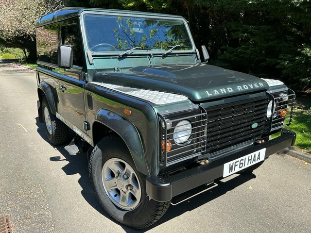 Land Rover Defender  Black #8