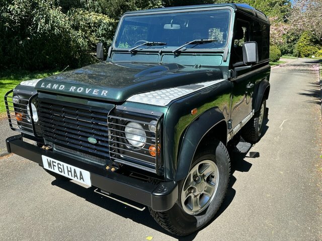 Land Rover Defender  Black #9