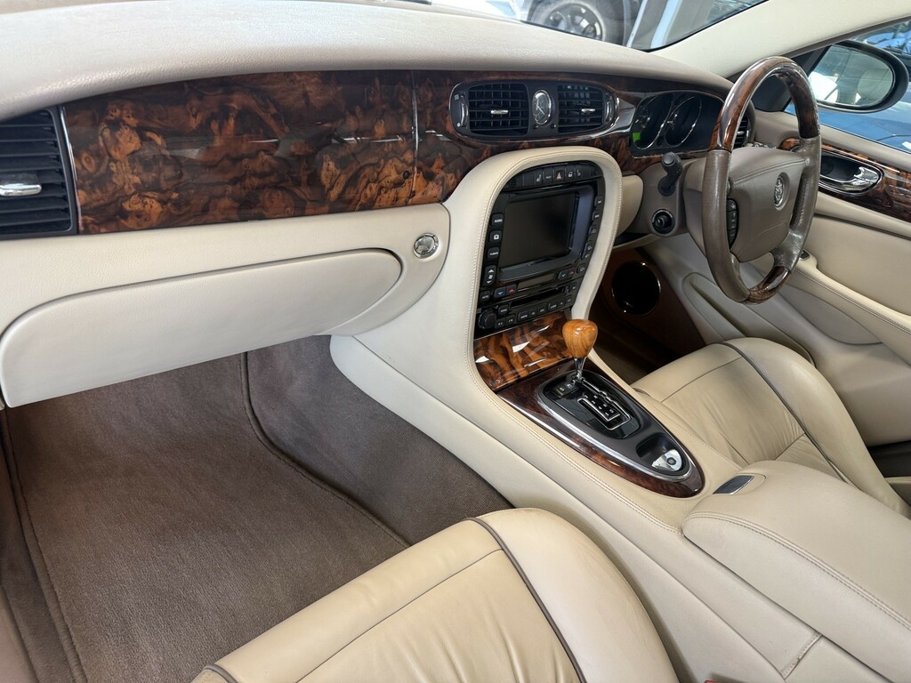 Jaguar XJ 3.0 Se Blue #8