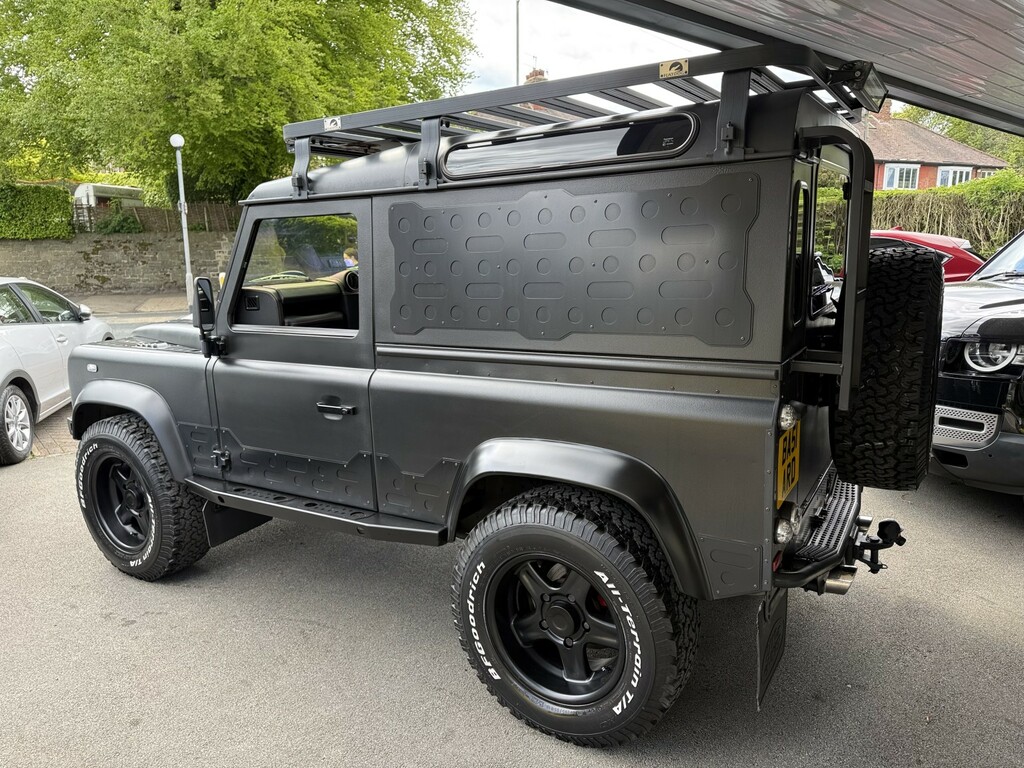 Land Rover Defender 90 2.2 Tdci 201262 Black #4