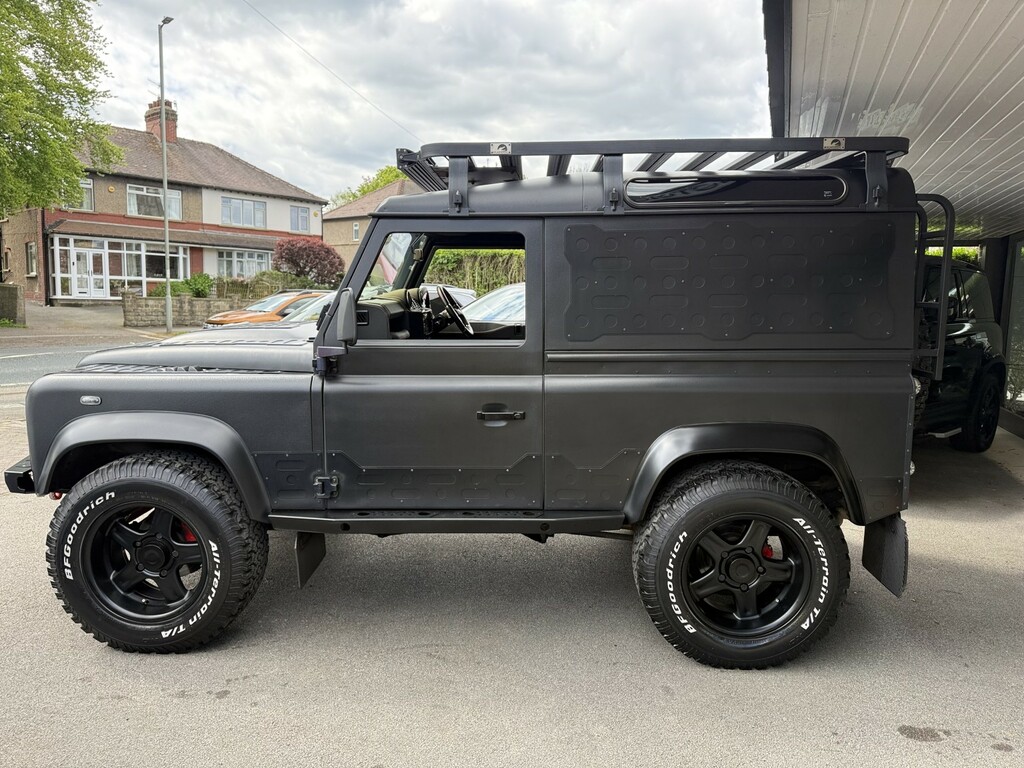 Land Rover Defender 90 2.2 Tdci 201262 Black #2