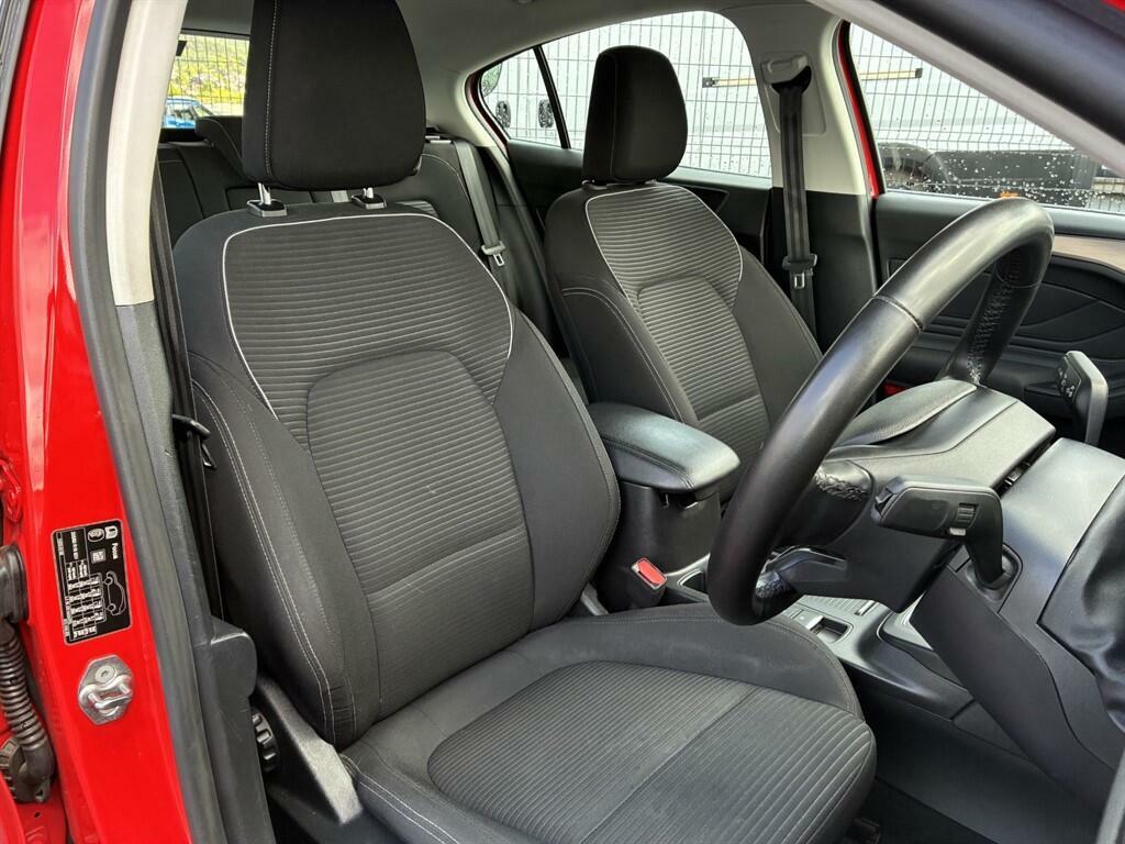 Ford Focus 1.0T Ecoboost Mhev Titanium Dct Euro 6 Ss DY23KPT Red #2