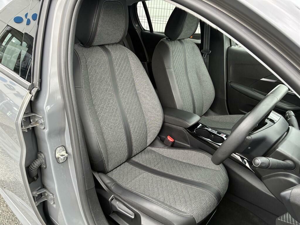 Peugeot 208 1.2 Puretech Allure Euro 6 Ss FV74NHU Grey #2