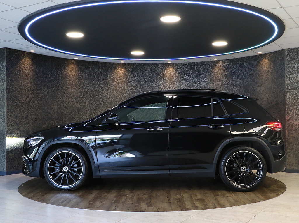Mercedes-Benz GLA Class Gla200 Amg Line Night Edition VX72OKP Black #4
