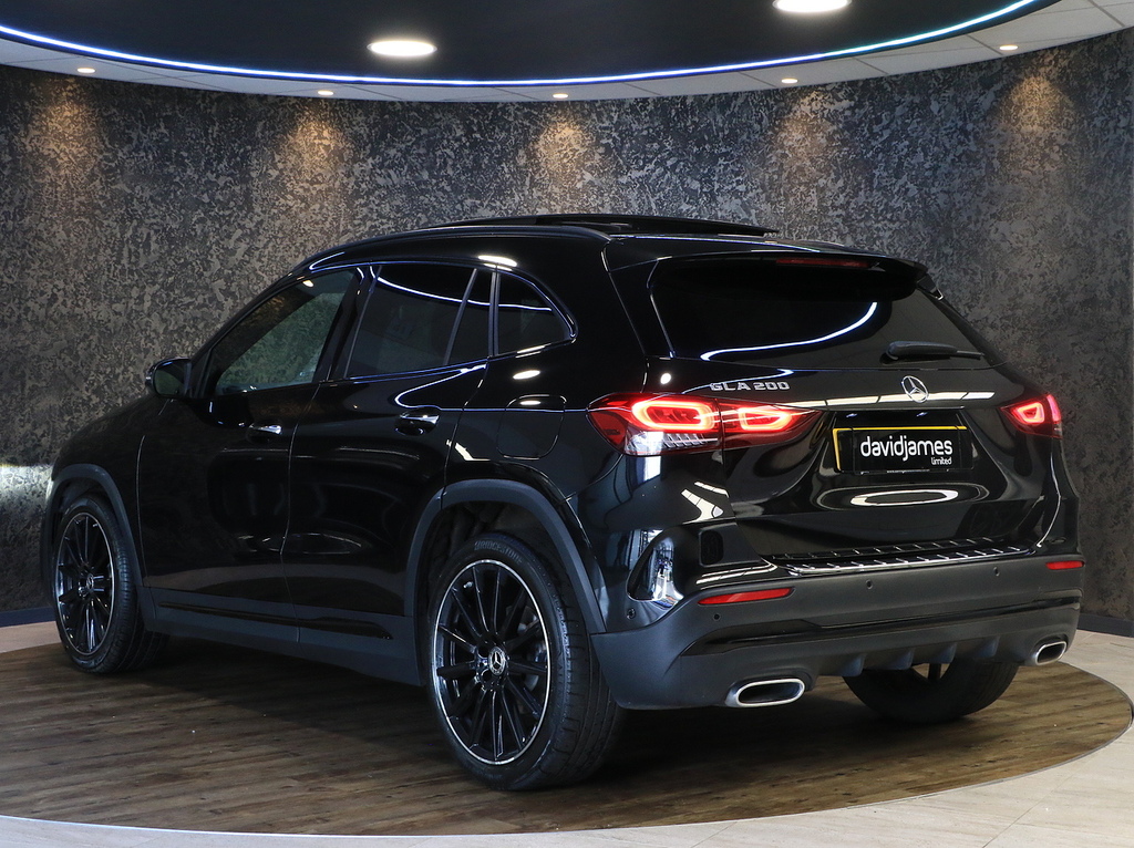 Mercedes-Benz GLA Class Gla200 Amg Line Night Edition VX72OKP Black #5