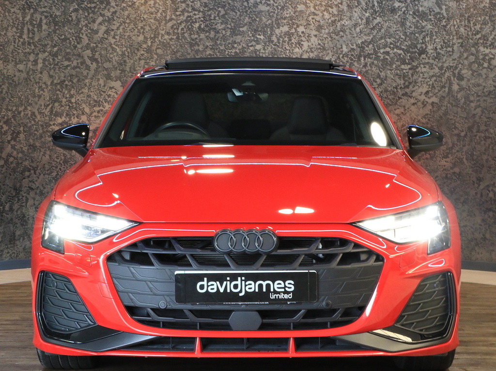 Audi A3 Tfsi Black Edition FV25VWS Red #2