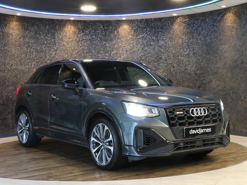 Audi SQ2 2L Black Edition Blue #11