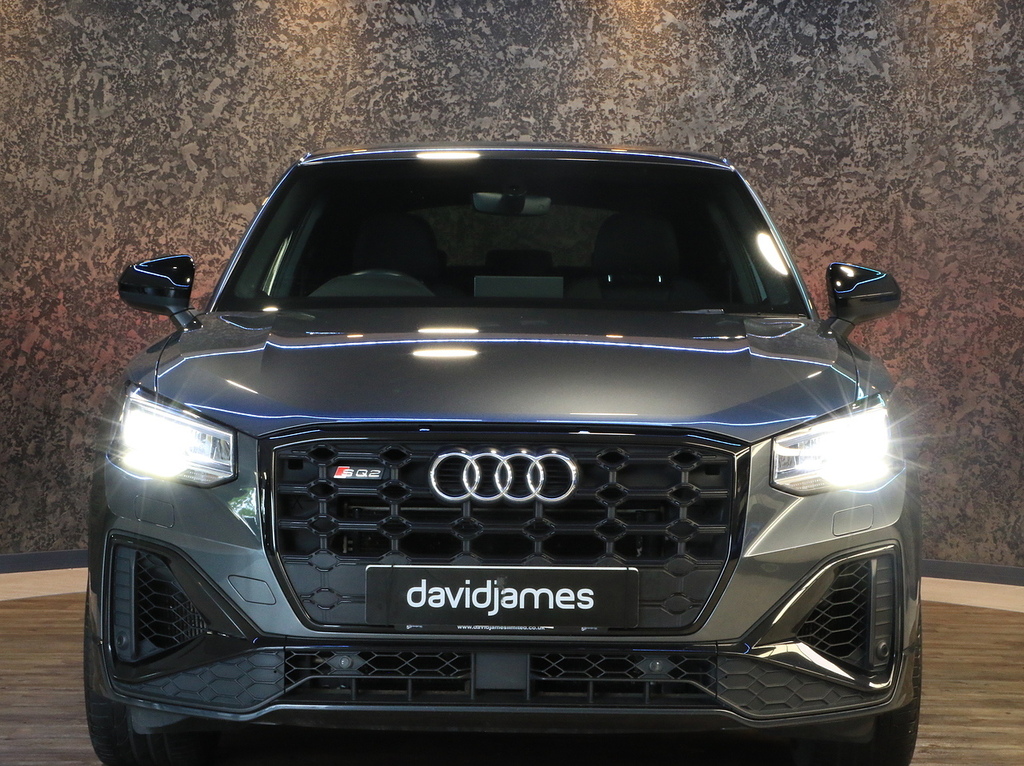 Audi SQ2 Tfsi Black Edition Grey #4