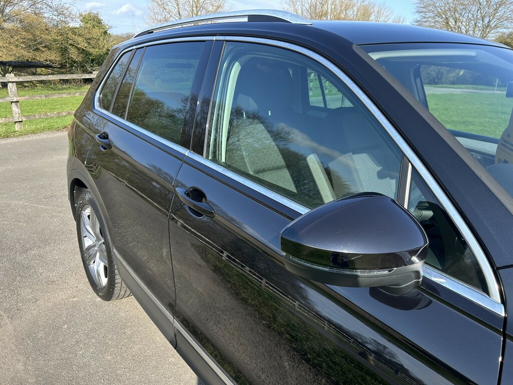 Volkswagen Tiguan 2.0 Tdi Match DF19JYP Black #2