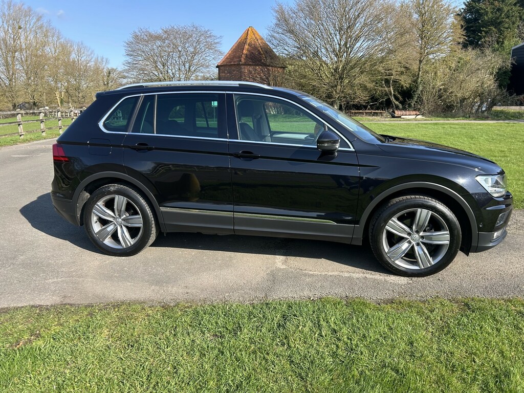 Volkswagen Tiguan 2.0 Tdi Match DF19JYP Black #4