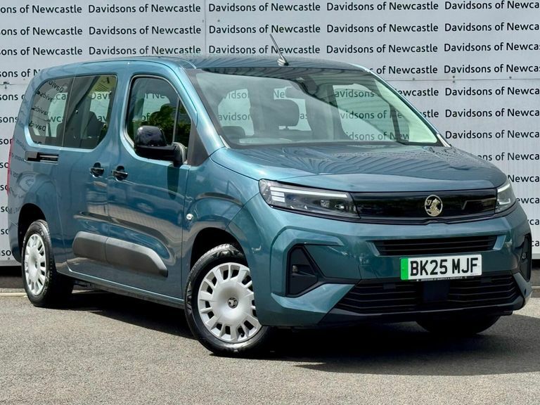 Vauxhall Combo-e Life 52Kwh Design XL Mpv 7.4Kw Charg Blue