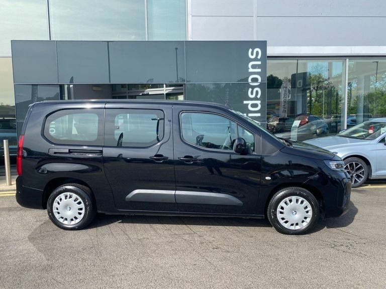 Vauxhall Combo-e Life 52Kwh Design XL Mpv 7.4Kw Charger LV74VCU Black #2