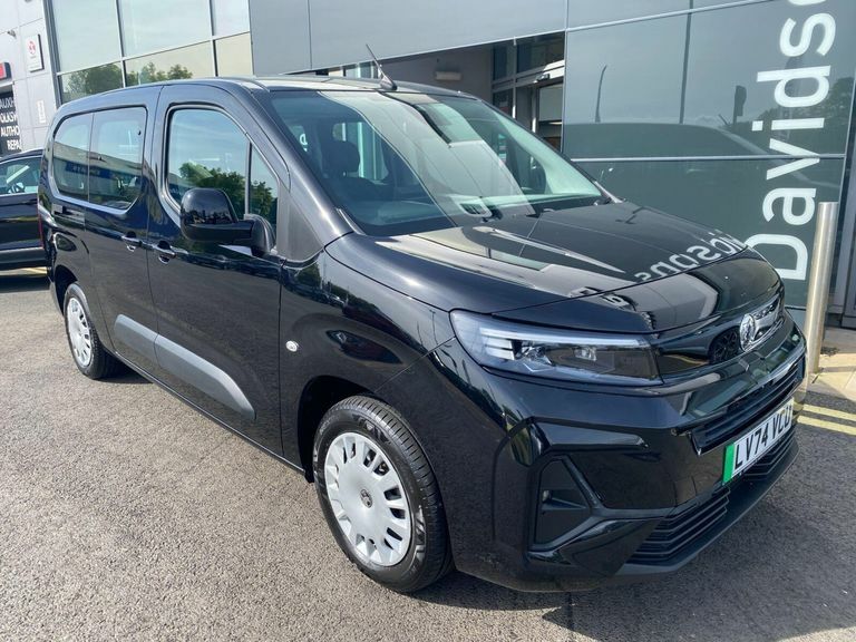 Vauxhall Combo-e Life 52Kwh Design XL Mpv 7.4Kw Charger Black