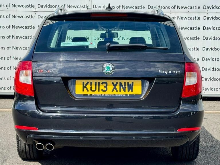 Skoda Superb 2.0 Tdi Elegance Estate 4Wd Euro Black #5