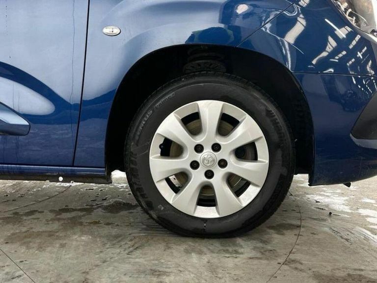 Vauxhall Combo Life 1.5 Turbo D Se Mpv Euro 6 Ss DY21NHK Blue #4