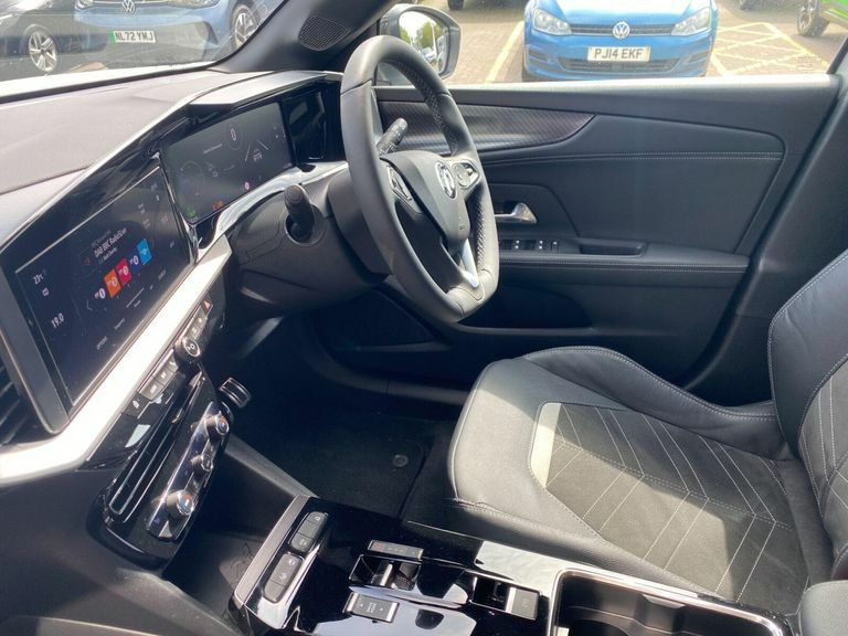 Vauxhall Mokka-e 54Kwh Ultimate Suv Long Range GY74YPK White #4