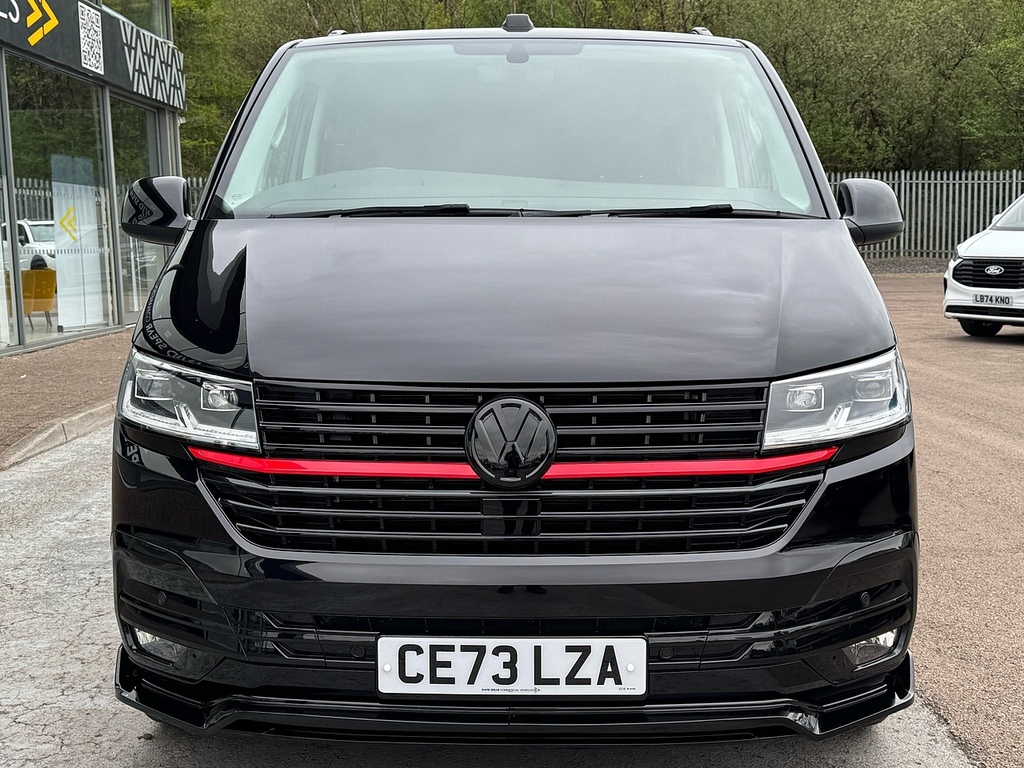Volkswagen Transporter T32 Highline 150Ps Kombi 5 Seats Dsg With Dscv Exc CE73LZA Black #6