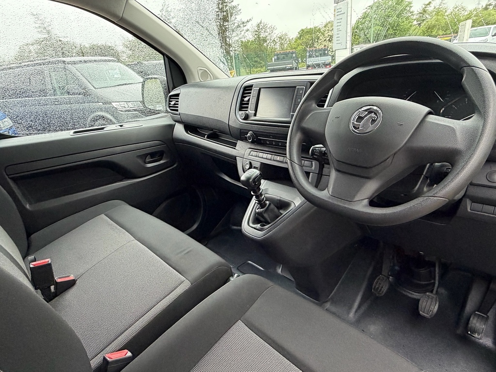 Vauxhall Vivaro Turbo D 100Ps 2900 Prime L2 Lwb With Air Con Sat DL23YJR White #2