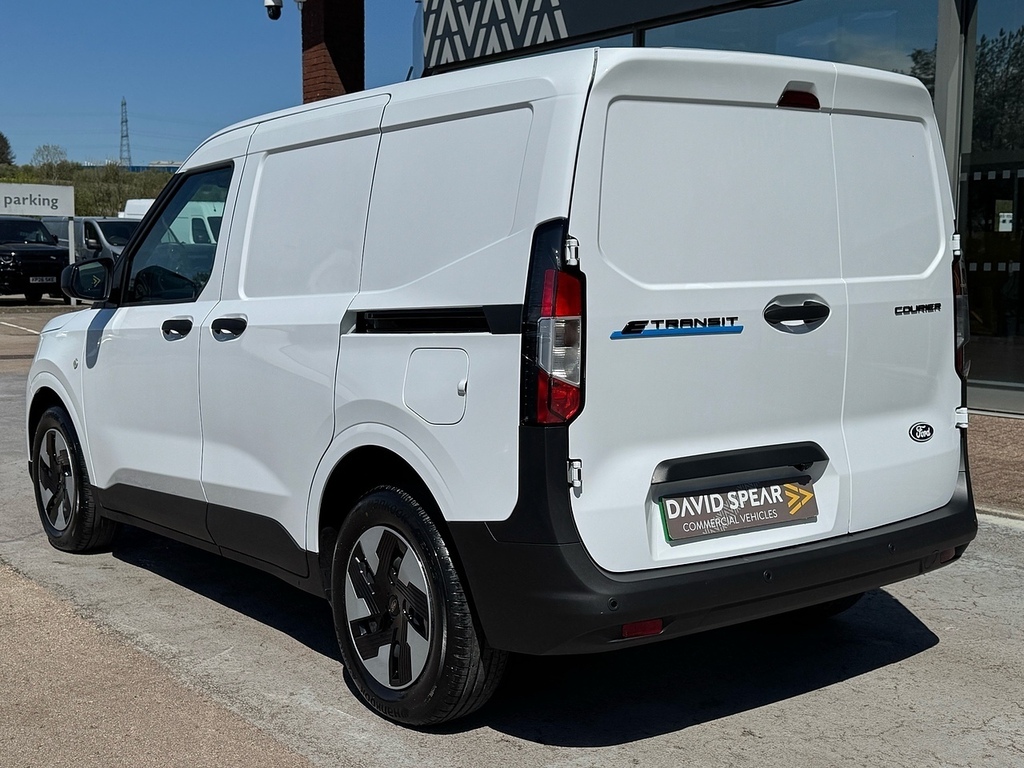 Ford Transit Courier Trend 136Ps 43Kwh With Air Con, Rev Cam Cru White #4