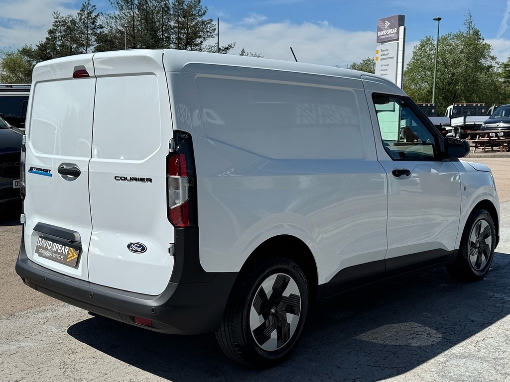 Ford Transit Courier Trend 136Ps 43Kwh With Air Con, Rev Cam Cru White #2