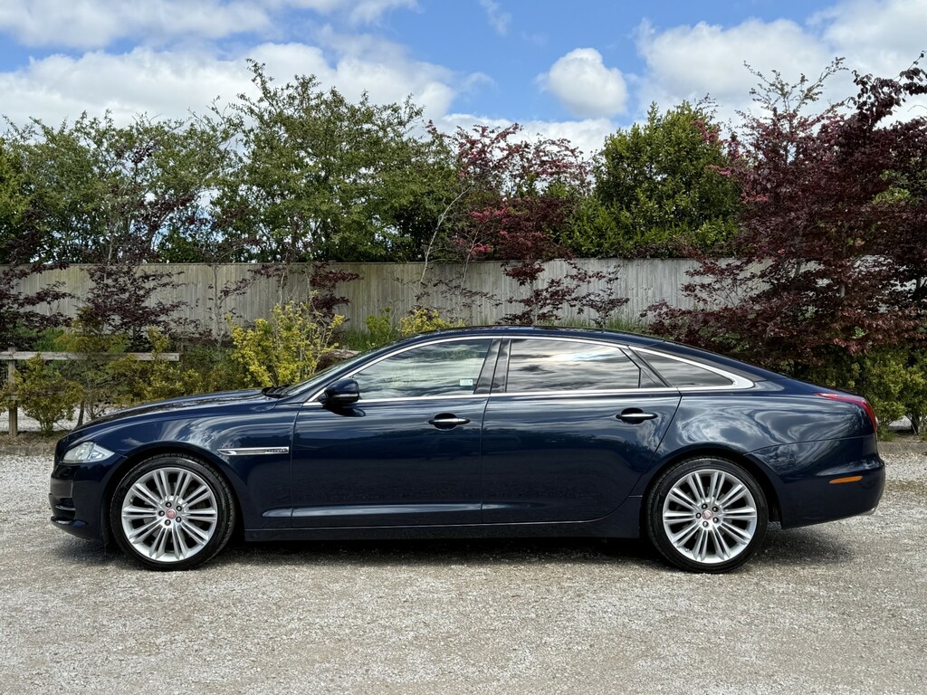 Jaguar XJ 3.0 D V6 Portfolio AG59KWB Blue #5