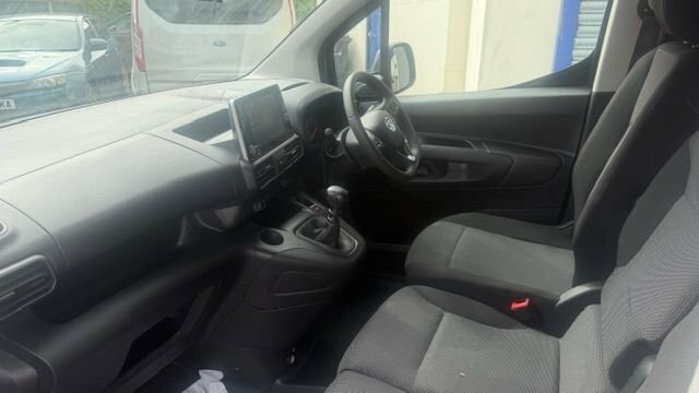 Vauxhall Combo 1.5L Pro DY73YKX White #4