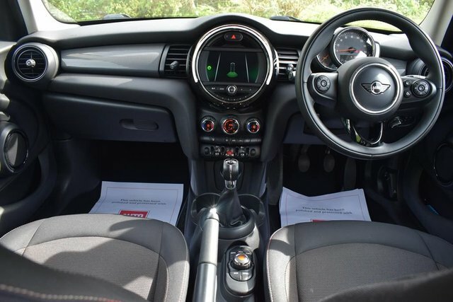 Mini Hatch 1.5 Cooper Hatchback SA68HBN Black #3