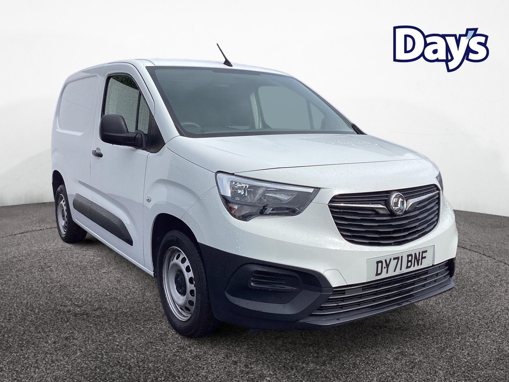 Vauxhall Combo 1.5 Turbo D 2300 Dynamic Panel Van Manu DY71BNF White #3