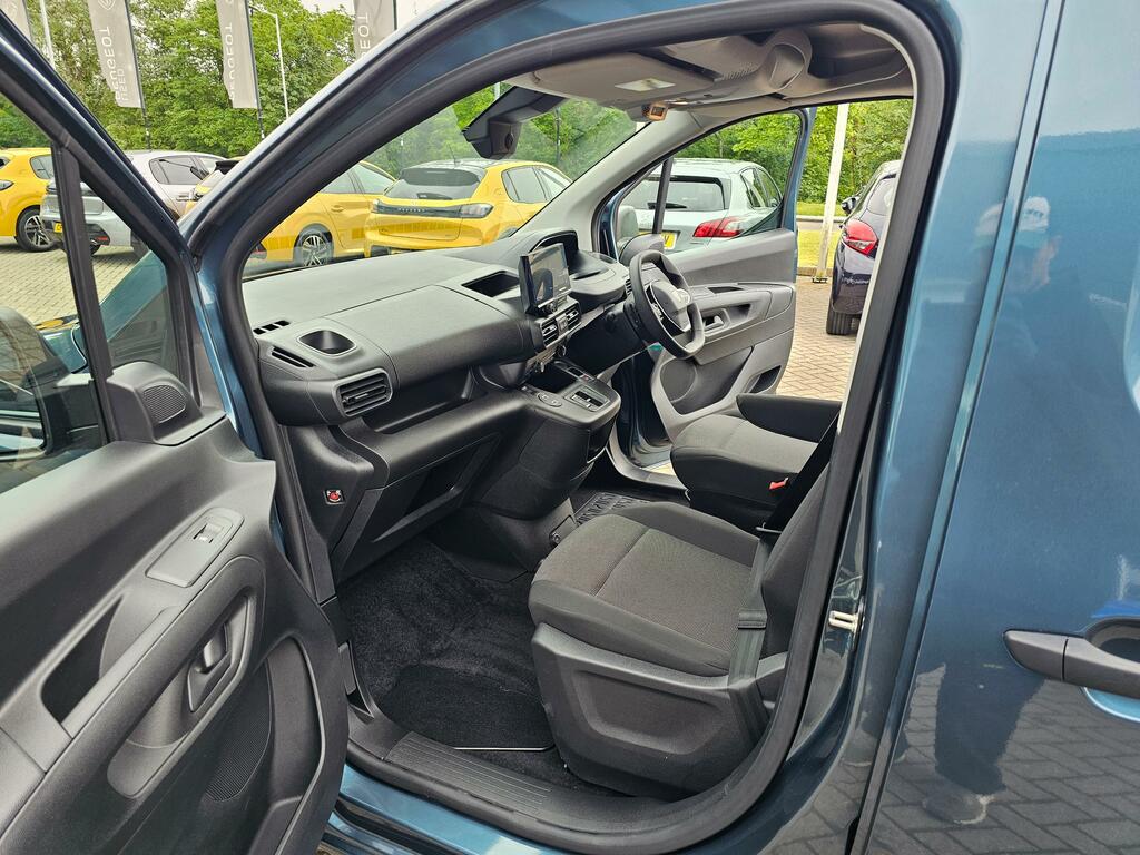 Peugeot E-Partner 800 52Kwh Professional Standard Panel Van Swb  #22