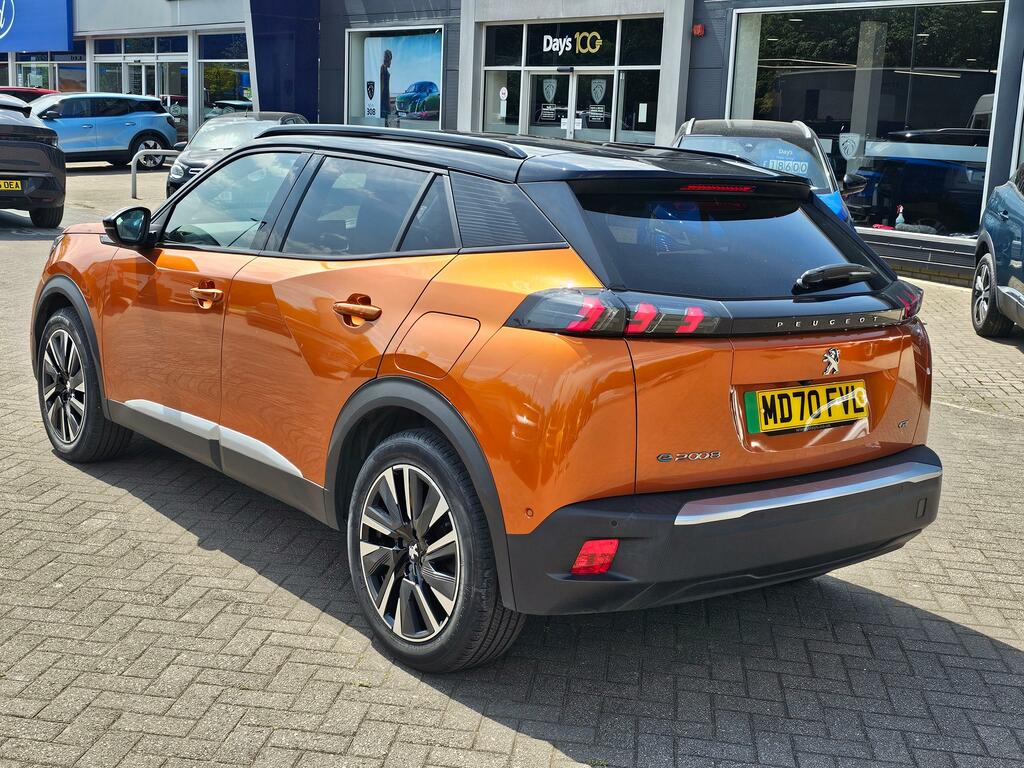 Peugeot e-2008 50Kwh Gt Premium Suv 136 Ps MD70FVL Orange #5