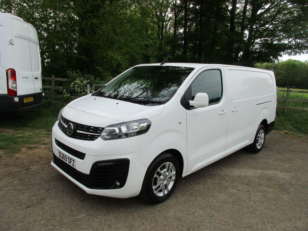 Vauxhall Vivaro 1.5 Turbo D 2900 Sportive L2 H1 Euro 6 Ss DU69SFZ White #2